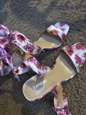 EXPRESS Floral Pink Ankle-Tie Slide Sandals